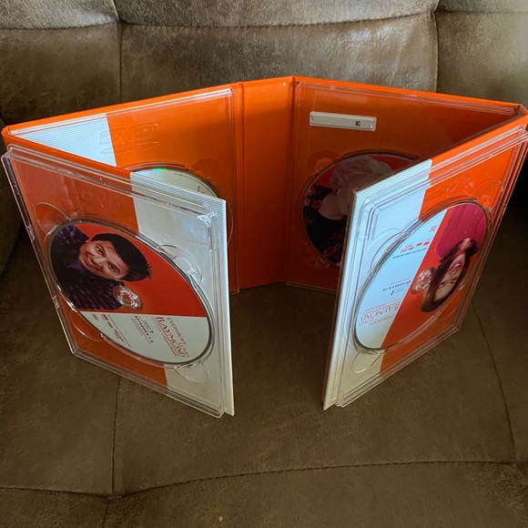 📽Raymond📽 - Picture 3 of 3